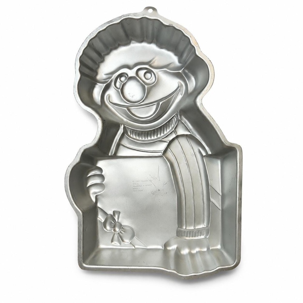 Vtg Wilton Ernie Sesame Street Cake Pan 1983 Muppets Inc Aluminum Character Bake